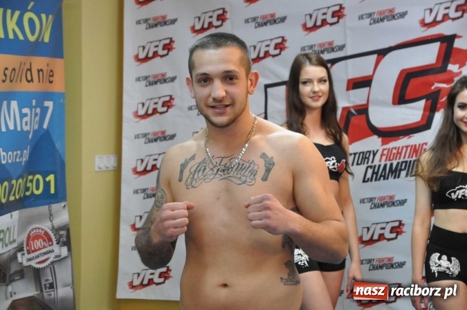 Zdjęcie w galerii na portalu naszraciborz.pl: Ważenie i prezentacja zawodników przed galą MMA w Raciborzu wiadomości z regionu