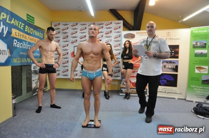 Zdjęcie w galerii na portalu naszraciborz.pl: Ważenie i prezentacja zawodników przed galą MMA w Raciborzu wiadomości z regionu