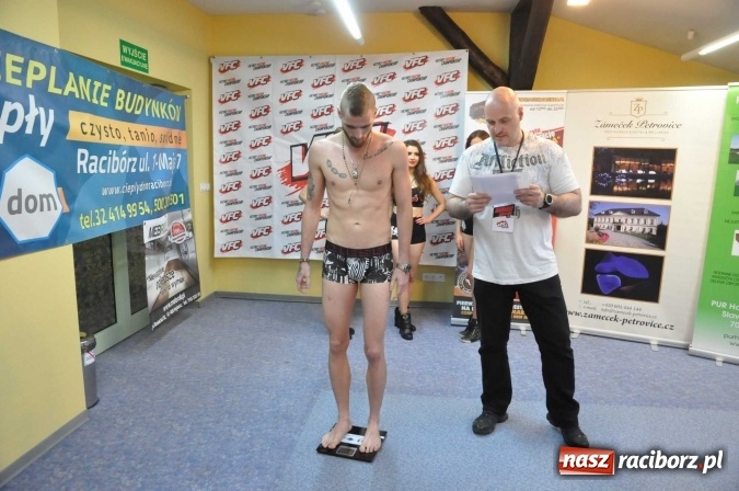 Zdjęcie w galerii na portalu naszraciborz.pl: Ważenie i prezentacja zawodników przed galą MMA w Raciborzu wiadomości z regionu