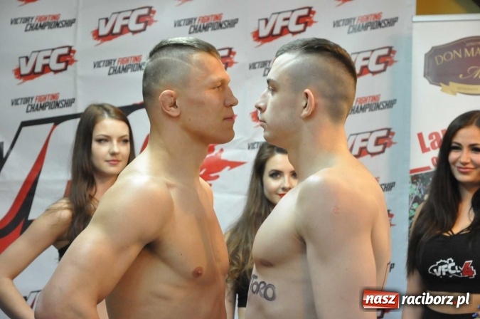 Zdjęcie w galerii na portalu naszraciborz.pl: Ważenie i prezentacja zawodników przed galą MMA w Raciborzu wiadomości z regionu