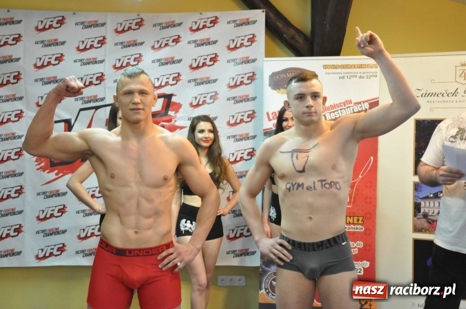 Zdjęcie w galerii na portalu naszraciborz.pl: Ważenie i prezentacja zawodników przed galą MMA w Raciborzu wiadomości z regionu