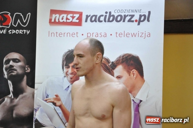 Zdjęcie w galerii na portalu naszraciborz.pl: Ważenie i prezentacja zawodników przed galą MMA w Raciborzu wiadomości z regionu