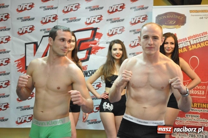 Zdjęcie w galerii na portalu naszraciborz.pl: Ważenie i prezentacja zawodników przed galą MMA w Raciborzu wiadomości z regionu