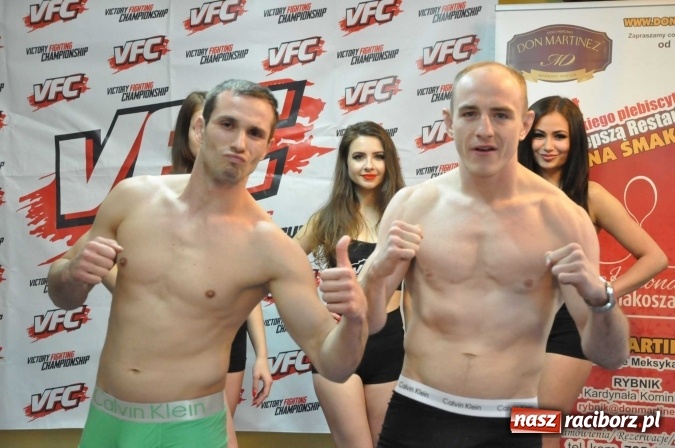Zdjęcie w galerii na portalu naszraciborz.pl: Ważenie i prezentacja zawodników przed galą MMA w Raciborzu wiadomości z regionu
