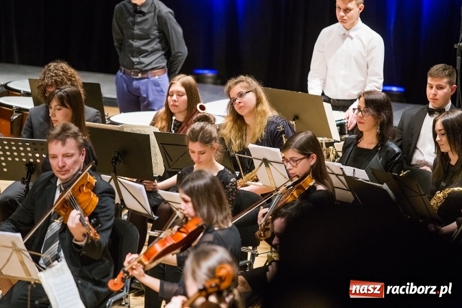 Zdjęcie w galerii na portalu naszraciborz.pl: Koncert wielkanocny w hołdzie św. Papieżowi Janowi Pawłowi II wiadomości z regionu