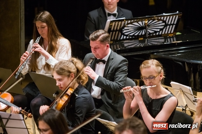 Zdjęcie w galerii na portalu naszraciborz.pl: Koncert wielkanocny w hołdzie św. Papieżowi Janowi Pawłowi II wiadomości z regionu