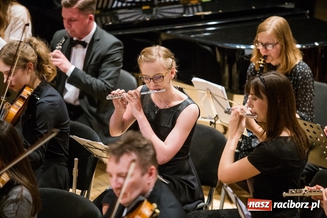 Zdjęcie w galerii na portalu naszraciborz.pl: Koncert wielkanocny w hołdzie św. Papieżowi Janowi Pawłowi II wiadomości z regionu