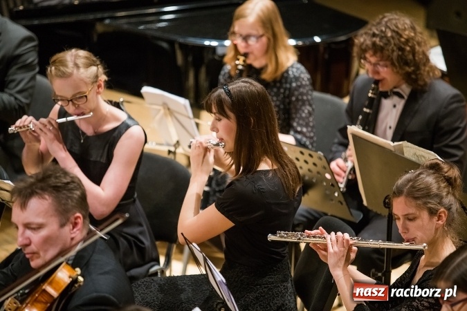 Zdjęcie w galerii na portalu naszraciborz.pl: Koncert wielkanocny w hołdzie św. Papieżowi Janowi Pawłowi II wiadomości z regionu