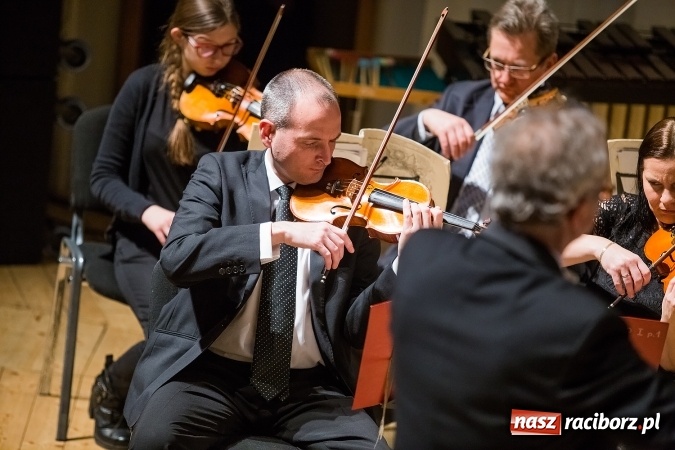 Zdjęcie w galerii na portalu naszraciborz.pl: Koncert wielkanocny w hołdzie św. Papieżowi Janowi Pawłowi II wiadomości z regionu