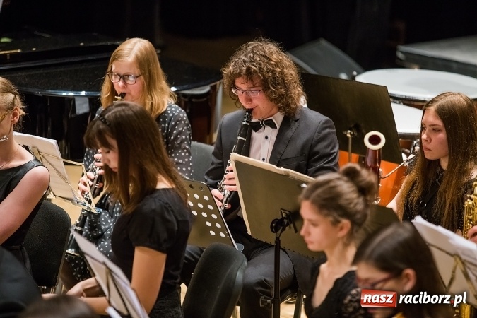 Zdjęcie w galerii na portalu naszraciborz.pl: Koncert wielkanocny w hołdzie św. Papieżowi Janowi Pawłowi II wiadomości z regionu