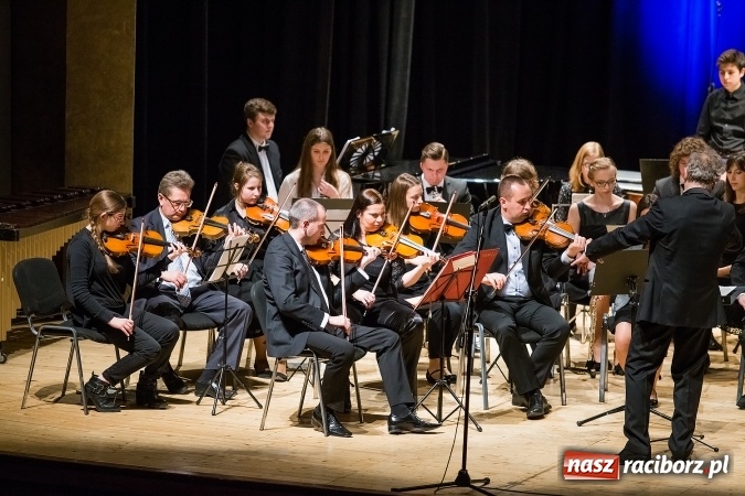 Zdjęcie w galerii na portalu naszraciborz.pl: Koncert wielkanocny w hołdzie św. Papieżowi Janowi Pawłowi II wiadomości z regionu