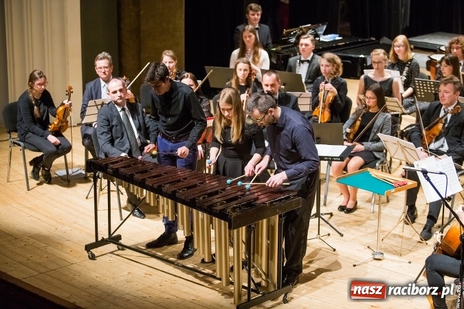 Zdjęcie w galerii na portalu naszraciborz.pl: Koncert wielkanocny w hołdzie św. Papieżowi Janowi Pawłowi II wiadomości z regionu