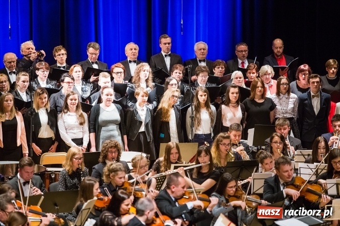 Zdjęcie w galerii na portalu naszraciborz.pl: Koncert wielkanocny w hołdzie św. Papieżowi Janowi Pawłowi II wiadomości z regionu