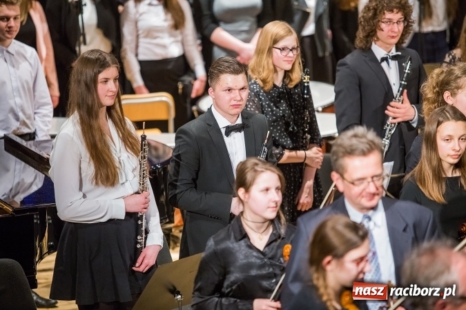 Zdjęcie w galerii na portalu naszraciborz.pl: Koncert wielkanocny w hołdzie św. Papieżowi Janowi Pawłowi II wiadomości z regionu