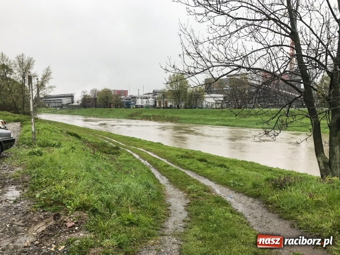 Zdjęcie w galerii na portalu naszraciborz.pl: Wojewoda śląski ogłosił w powiecie raciborskim pogotowie przeciwpowodziowwe wiadomości z regionu