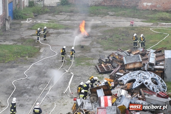 Zdjęcie w galerii na portalu naszraciborz.pl:  Strażacy ćwiczyli w Odlewni Rafamet wiadomości z regionu