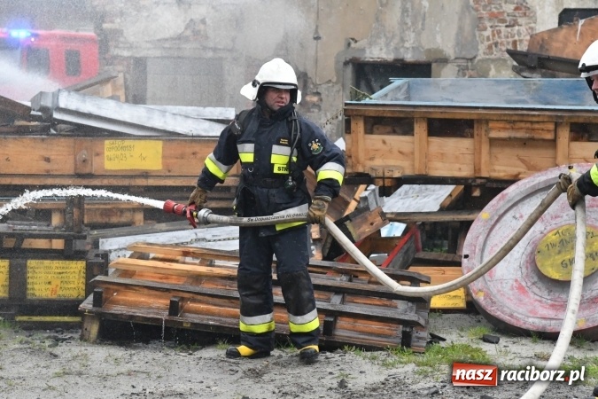 Zdjęcie w galerii na portalu naszraciborz.pl:  Strażacy ćwiczyli w Odlewni Rafamet wiadomości z regionu