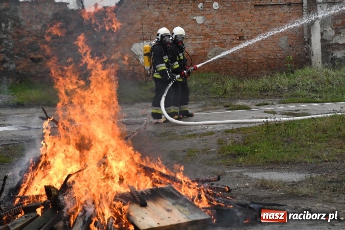 Zdjęcie w galerii na portalu naszraciborz.pl:  Strażacy ćwiczyli w Odlewni Rafamet wiadomości z regionu