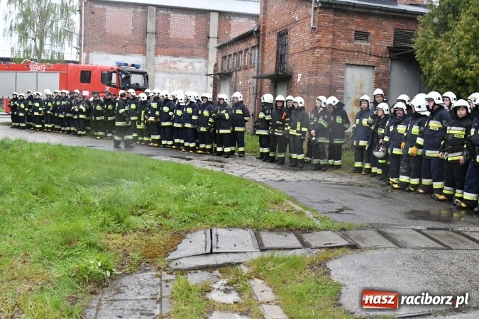 Zdjęcie w galerii na portalu naszraciborz.pl:  Strażacy ćwiczyli w Odlewni Rafamet wiadomości z regionu