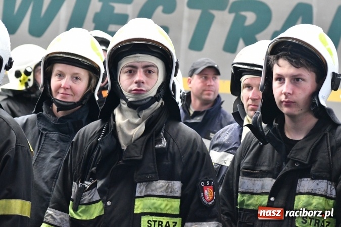 Zdjęcie w galerii na portalu naszraciborz.pl:  Strażacy ćwiczyli w Odlewni Rafamet wiadomości z regionu