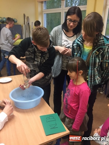 Zdjęcie w galerii na portalu naszraciborz.pl: Szkoła w Kuźni Raciborskiej pokazała klasę  wiadomości z regionu