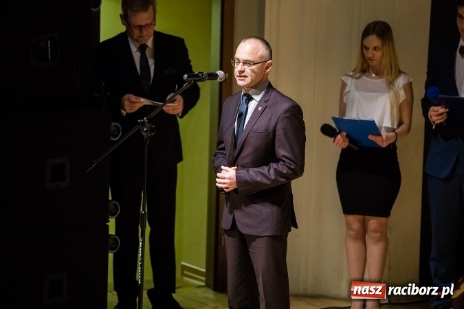 Zdjęcie w galerii na portalu naszraciborz.pl: CKZiU nr 1 pożegnało dziś swoich absolwentów wiadomości z regionu