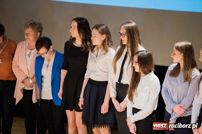 Zdjęcie w galerii na portalu naszraciborz.pl: CKZiU nr 1 pożegnało dziś swoich absolwentów wiadomości z regionu