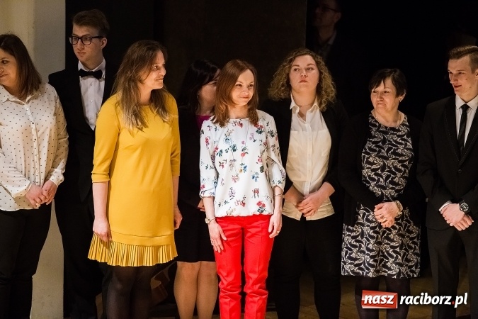 Zdjęcie w galerii na portalu naszraciborz.pl: CKZiU nr 1 pożegnało dziś swoich absolwentów wiadomości z regionu