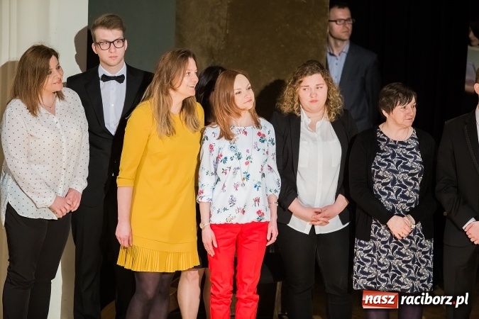 Zdjęcie w galerii na portalu naszraciborz.pl: CKZiU nr 1 pożegnało dziś swoich absolwentów wiadomości z regionu