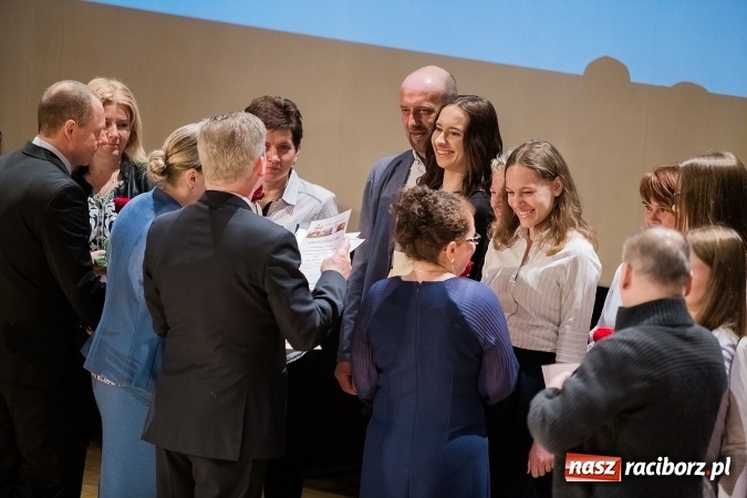 Zdjęcie w galerii na portalu naszraciborz.pl: CKZiU nr 1 pożegnało dziś swoich absolwentów wiadomości z regionu