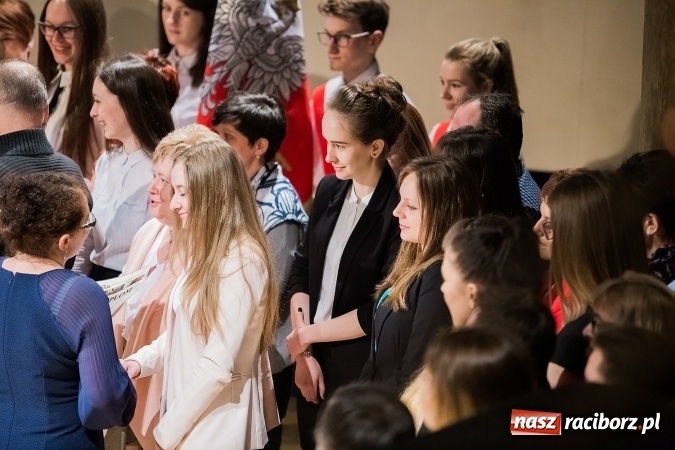 Zdjęcie w galerii na portalu naszraciborz.pl: CKZiU nr 1 pożegnało dziś swoich absolwentów wiadomości z regionu