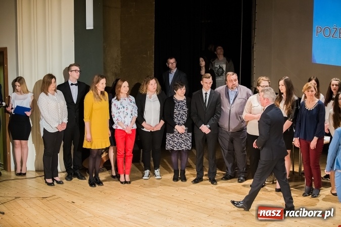 Zdjęcie w galerii na portalu naszraciborz.pl: CKZiU nr 1 pożegnało dziś swoich absolwentów wiadomości z regionu