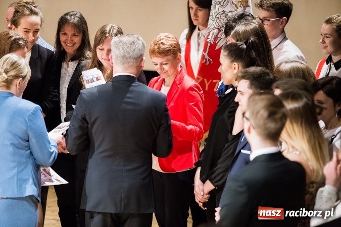 Zdjęcie w galerii na portalu naszraciborz.pl: CKZiU nr 1 pożegnało dziś swoich absolwentów wiadomości z regionu