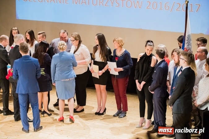 Zdjęcie w galerii na portalu naszraciborz.pl: CKZiU nr 1 pożegnało dziś swoich absolwentów wiadomości z regionu