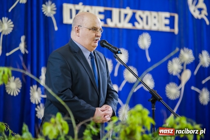 Zdjęcie w galerii na portalu naszraciborz.pl: II LO pożegnało maturzystów. Teraz już tylko egzamin dojrzałości wiadomości z regionu