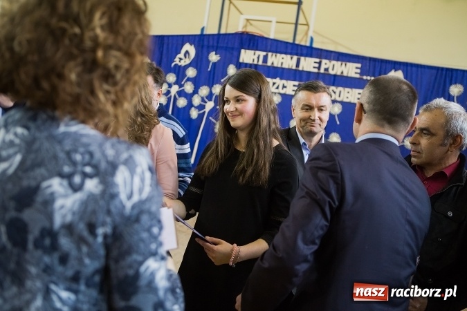 Zdjęcie w galerii na portalu naszraciborz.pl: II LO pożegnało maturzystów. Teraz już tylko egzamin dojrzałości wiadomości z regionu