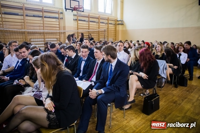Zdjęcie w galerii na portalu naszraciborz.pl: II LO pożegnało maturzystów. Teraz już tylko egzamin dojrzałości wiadomości z regionu