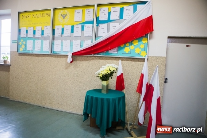 Zdjęcie w galerii na portalu naszraciborz.pl: II LO pożegnało maturzystów. Teraz już tylko egzamin dojrzałości wiadomości z regionu