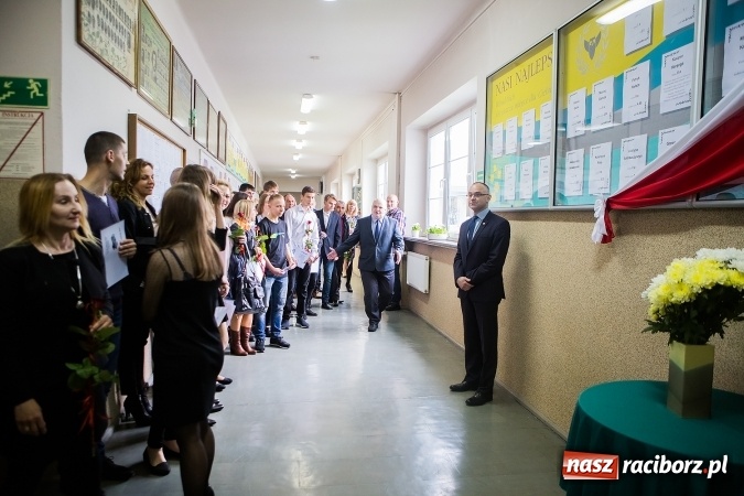 Zdjęcie w galerii na portalu naszraciborz.pl: II LO pożegnało maturzystów. Teraz już tylko egzamin dojrzałości wiadomości z regionu