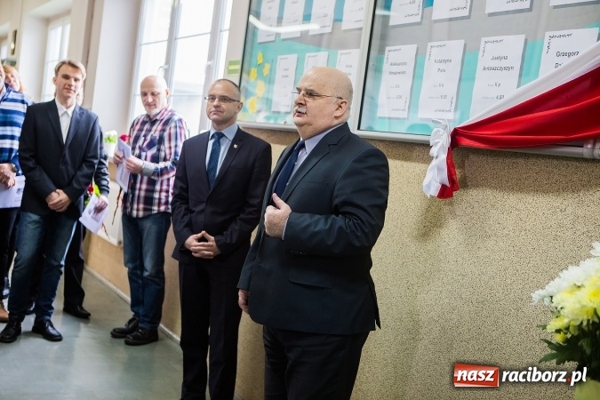 Zdjęcie w galerii na portalu naszraciborz.pl: II LO pożegnało maturzystów. Teraz już tylko egzamin dojrzałości wiadomości z regionu