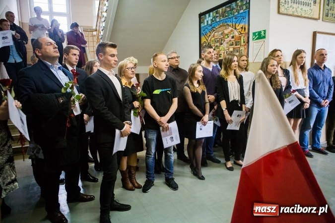 Zdjęcie w galerii na portalu naszraciborz.pl: II LO pożegnało maturzystów. Teraz już tylko egzamin dojrzałości wiadomości z regionu