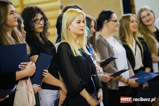 Zdjęcie w galerii na portalu naszraciborz.pl: II LO pożegnało maturzystów. Teraz już tylko egzamin dojrzałości wiadomości z regionu
