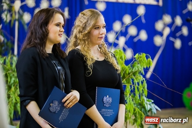Zdjęcie w galerii na portalu naszraciborz.pl: II LO pożegnało maturzystów. Teraz już tylko egzamin dojrzałości wiadomości z regionu