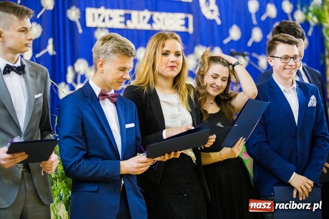 Zdjęcie w galerii na portalu naszraciborz.pl: II LO pożegnało maturzystów. Teraz już tylko egzamin dojrzałości wiadomości z regionu