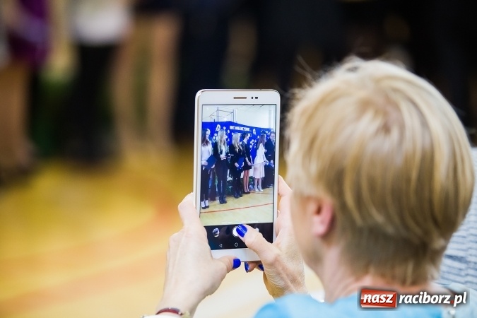 Zdjęcie w galerii na portalu naszraciborz.pl: II LO pożegnało maturzystów. Teraz już tylko egzamin dojrzałości wiadomości z regionu