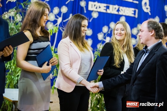 Zdjęcie w galerii na portalu naszraciborz.pl: II LO pożegnało maturzystów. Teraz już tylko egzamin dojrzałości wiadomości z regionu