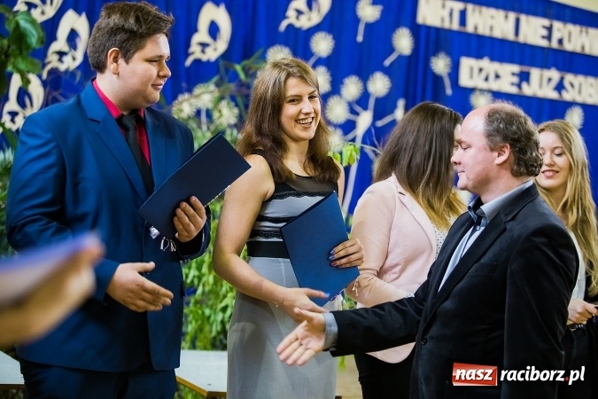 Zdjęcie w galerii na portalu naszraciborz.pl: II LO pożegnało maturzystów. Teraz już tylko egzamin dojrzałości wiadomości z regionu