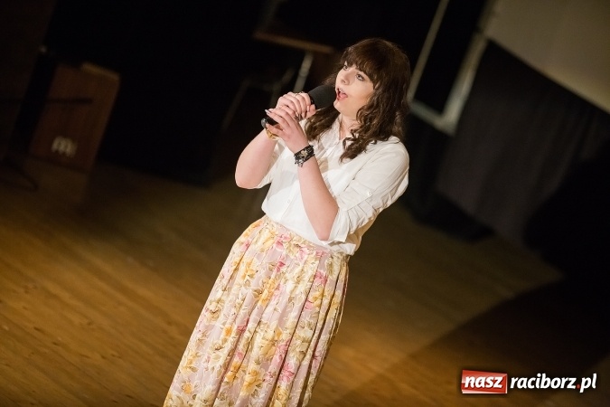 Zdjęcie w galerii na portalu naszraciborz.pl: Pożegnania nadszedł czas. Rozdanie świadectw maturzystom w I LO i Liceum Plastycznym wiadomości z regionu