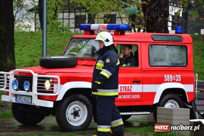Zdjęcie w galerii na portalu naszraciborz.pl: W piątek rano przez Racibórz przejdzie kulminacyjna fala powodziowa. Plaży grozi zalanie! wiadomości z regionu