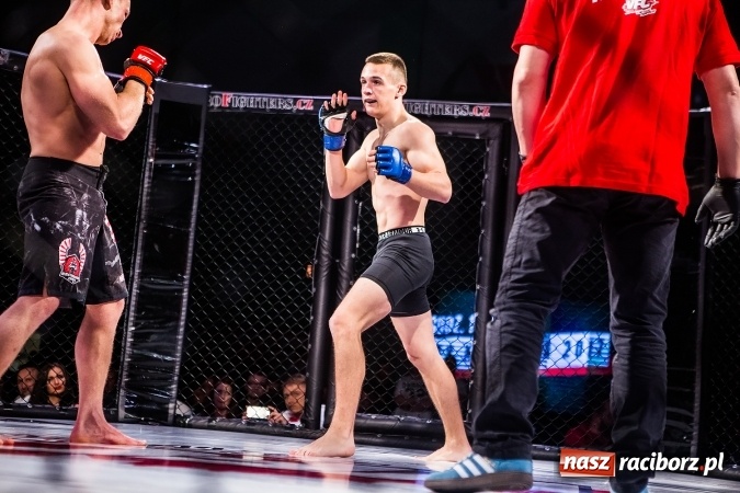 Zdjęcie w galerii na portalu naszraciborz.pl: Kuźnia Raciborska czy Racibórz? Gdzie zabrzmi bęben bitewny na gali MMA  wiadomości z regionu